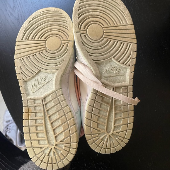 Nike Dunk Low 'Barely Green' - Picture 4 of 4